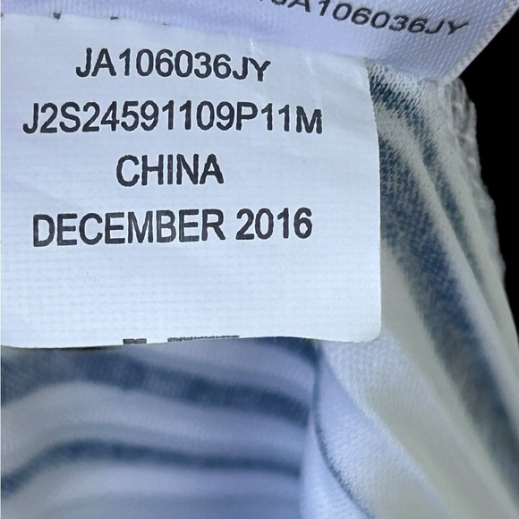 Blue and White Striped Mock Neck Flow Free Sleeveless Blouse Sz Medium - Picture 7 of 13